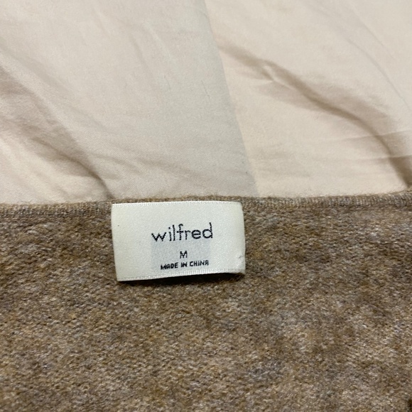 Aritzia Wilfred Relaxed V-neck wrap sweater - Picture 3 of 3